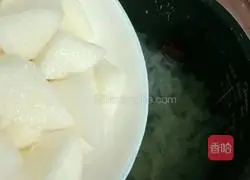 Illustration of how to make Tremella, Snow Pear and Red Date Soup 7