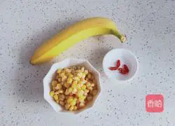 Illustration of how to make banana corn paste 2