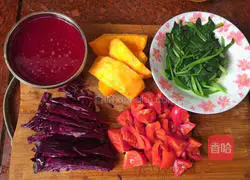  Illustration of how to make colorful butterfly noodles 1