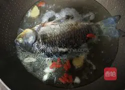 Illustration of how to make crucian carp soup 5