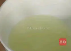 Illustration of how to make black tea milk cap 7