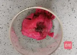 Illustration of how to make dragon fruit sprite ice drink 5