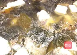 Illustration of how to make kelp bone tofu soup 10