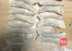 Jiang Illustration of how to make dumplings (leeks and eggs) 4