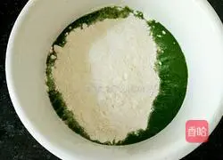 Illustration of how to make Yuanbao dumplings 1