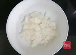 Illustration of how to make papaya and white fungus soup (baby food supplement) 3