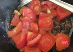 Illustration of how to make tomato, enoki, and egg soup 6