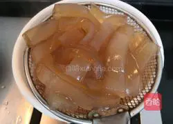 Illustration of how to make cold mung bean powder 6