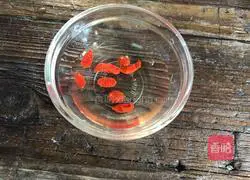 Illustration of making ginger jujube tea 9