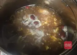 Illustration of how to make donkey-hide gelatin, red dates, egg and sugar water 5