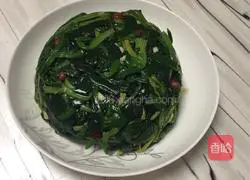Illustration of how to make spinach with nuts 7