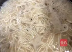 Illustration of how to make vegetable noodles in mushroom soup 6