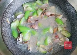 Clam and Luffa Soup Recipe Illustration 13