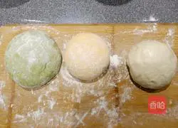 Illustration of how to make colorful steamed buns with plain stuffing 4