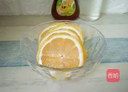 Honey Lemonade Recipe Illustration 3