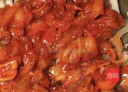 Illustration of how to make fragrant and fat-reduced kimchi chicken cakes 4