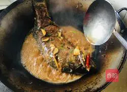 Illustration of home-cooked braised fish 11