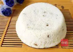 Illustration of how to make white flour cake 12