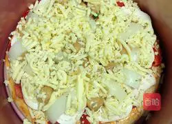 Illustration of how to make scallop seafood pizza 11