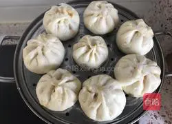 Illustration of how to make mutton and carrot buns 7