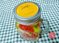 Illustration of how to make watermelon lemon sparkling drink 11