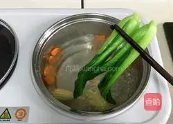 Illustration of how to make instant noodles in sour soup 8