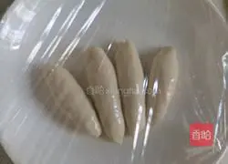 Illustration of how to make noodles with oil 4