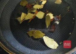 Illustration of how to make cold lotus root 2