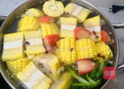 Corn, radish and pork ribs soup recipe 5