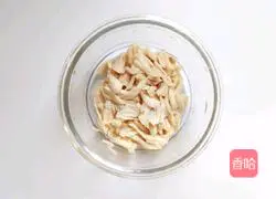 Illustration of the freshest way to eat ginseng in cold salad 6