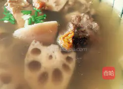 Illustration of how to make pork ribs and lotus root soup 10