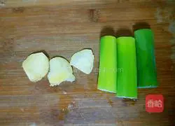 Illustration of how to make chicken soup noodles 3