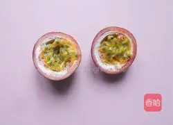 Illustration of how to make pear and passion fruit juice 2