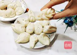 Illustration of how to make beef brisket and wheat ear-shaped buns 23