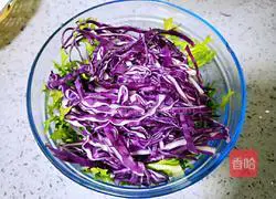 Illustration of how to make purple cabbage mixed with bitter chrysanthemum 6