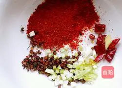 Illustration of how to make spicy boiled fish 3