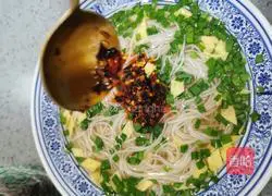 Illustration of how to make sour dragon noodles 20