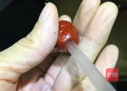 Illustration of homemade red date yogurt 2