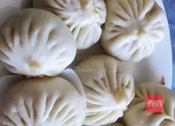 Illustration of how to make beef cabbage buns 9