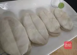 Illustration of how to make noodles 1