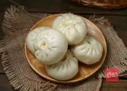 Illustration of Northeast Pork and Pickled Cabbage Stuffed Buns 12