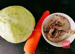 Illustration of how to make South American white shrimp and carrot soup 2