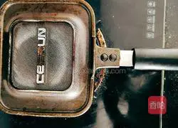 Illustration of making beef layer cake 20