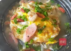 Illustration of how to make fried egg and radish soup 5