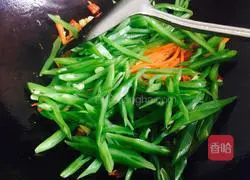 Illustration of how to make stir-fried sword beans 6