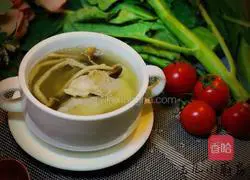 Illustration of braised pork ribs with tea tree mushrooms 9