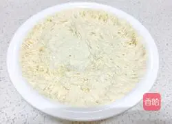 Illustration of making dough mung bean cake 4