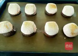 Illustration of how to make chocolate marshmallow cookies 10