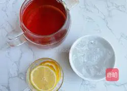 Illustration of how to make iced lemon black tea 4