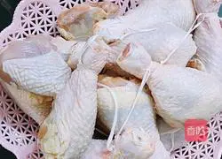 Illustration of how to make sauced chicken legs 1